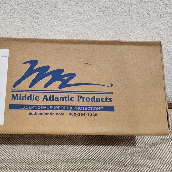 Middle Atlantic RLNK-M0N120-NS RackLink 20 A Inline Power Monitor - Picture 3 of 6